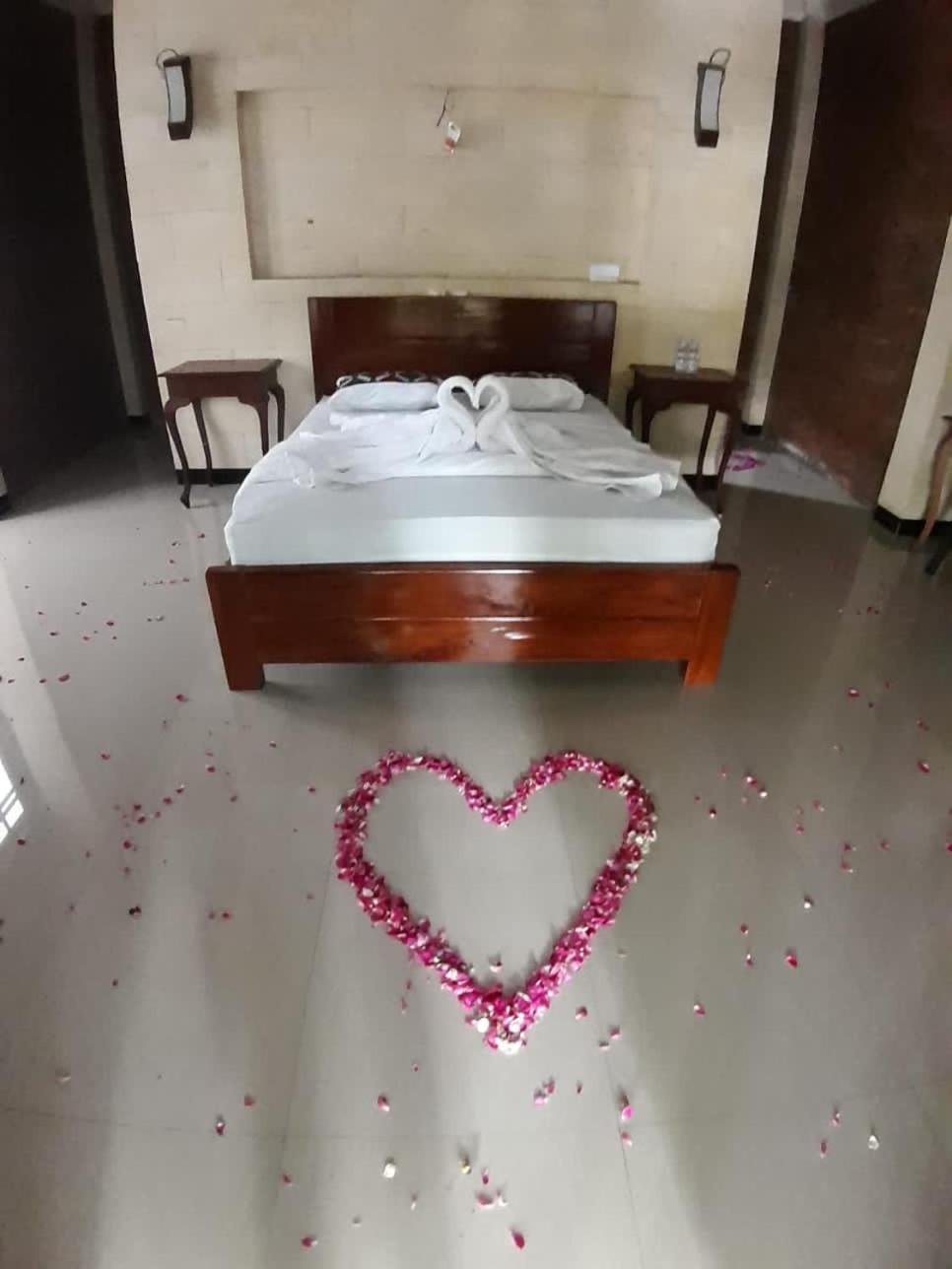 Lotus 2 Guest House 마겔랑 외부 사진
