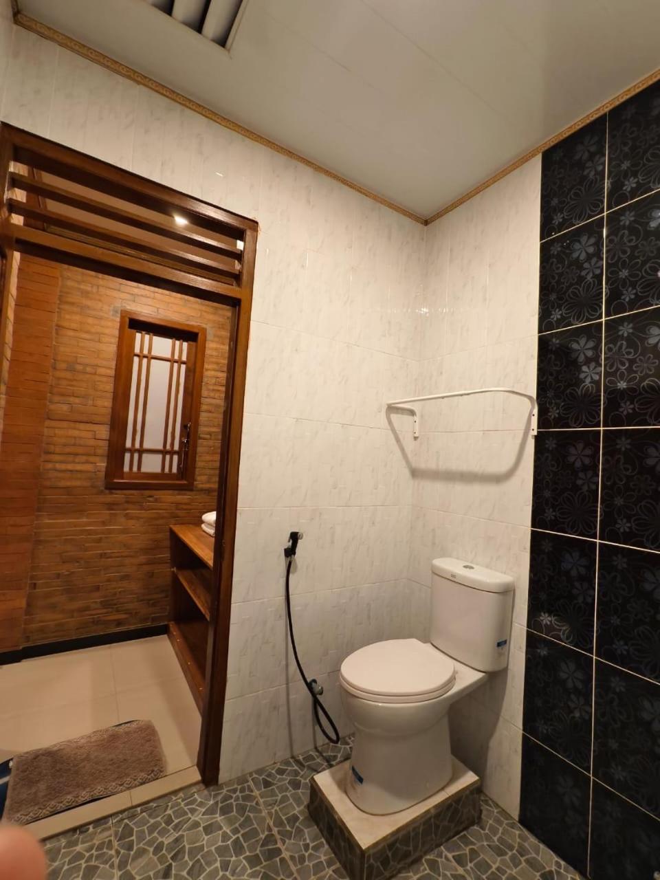 Lotus 2 Guest House 마겔랑 외부 사진