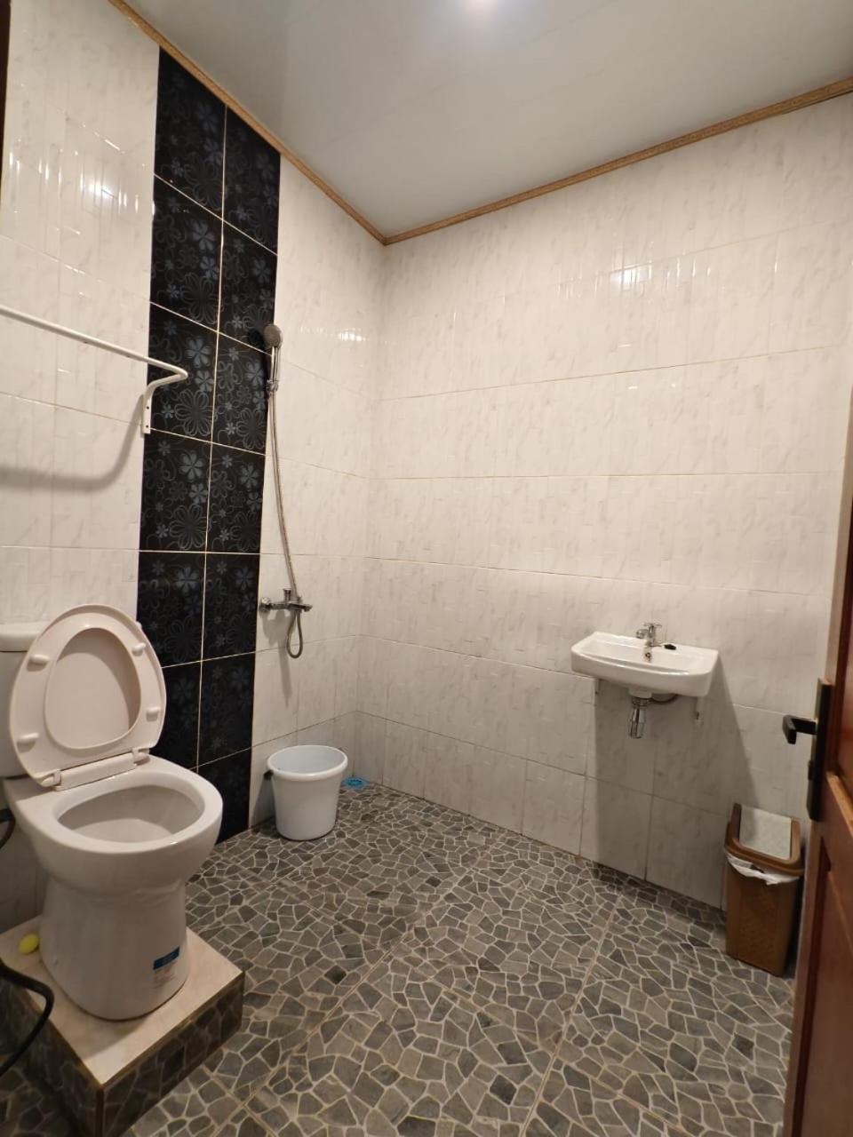 Lotus 2 Guest House 마겔랑 외부 사진