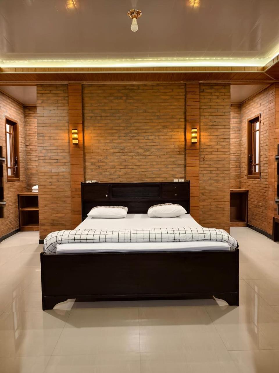 Lotus 2 Guest House 마겔랑 외부 사진