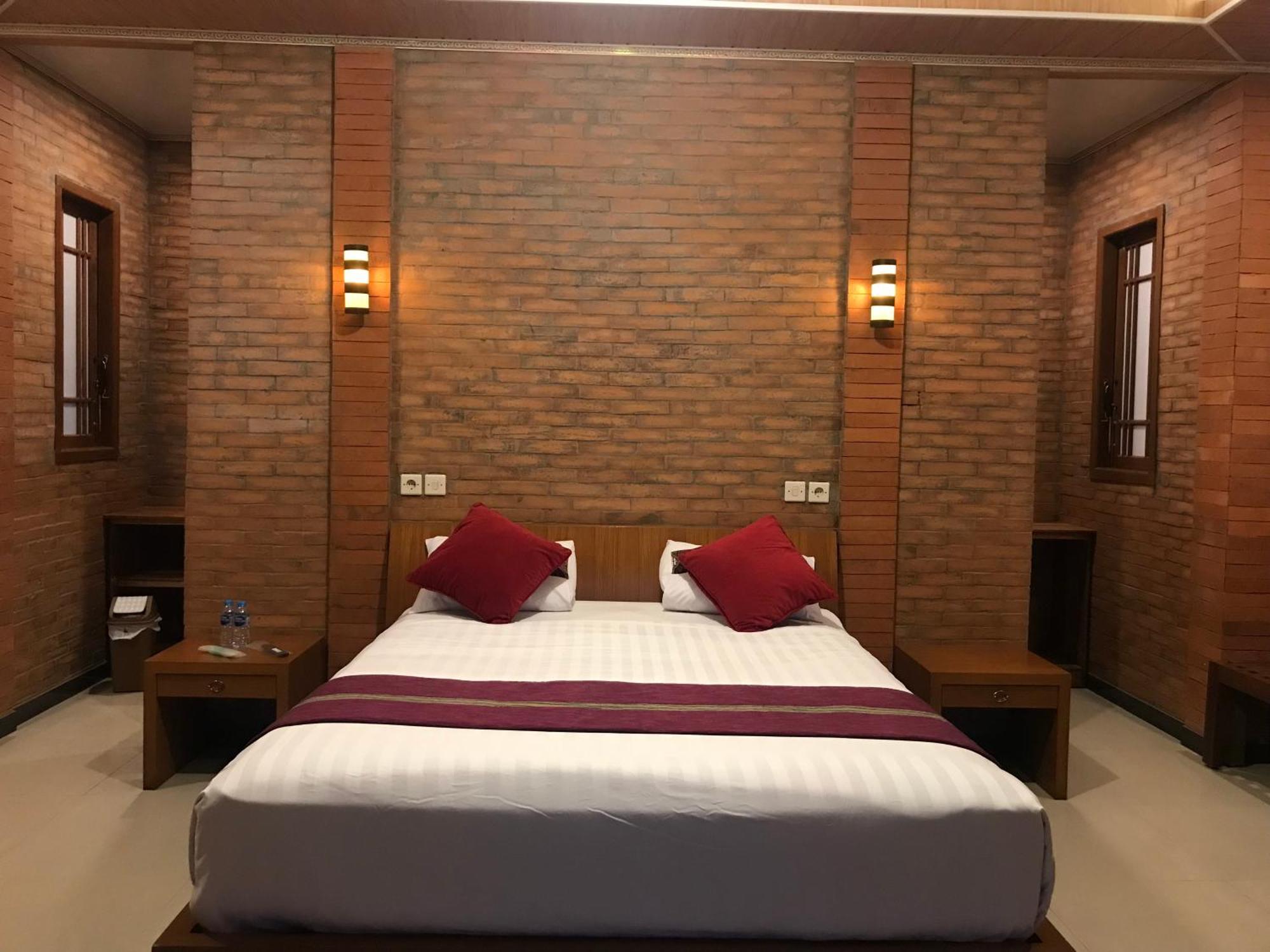 Lotus 2 Guest House 마겔랑 외부 사진